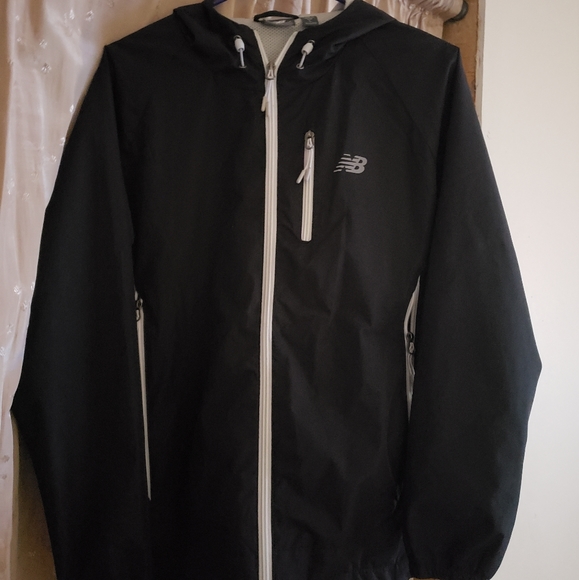 New Balance polyester jacket. - Picture 2 of 8